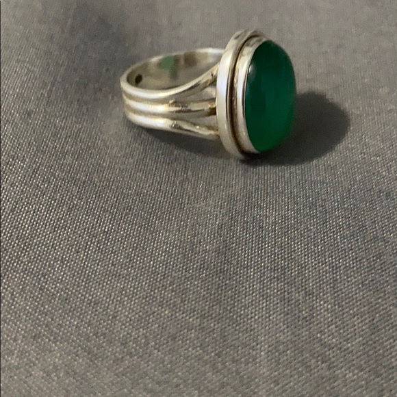 Handmade Vintage 925 Silver & Emerald Gemstone Ring 💍 Kelly Green Gorgeous Sz 8 - Picture 6 of 15
